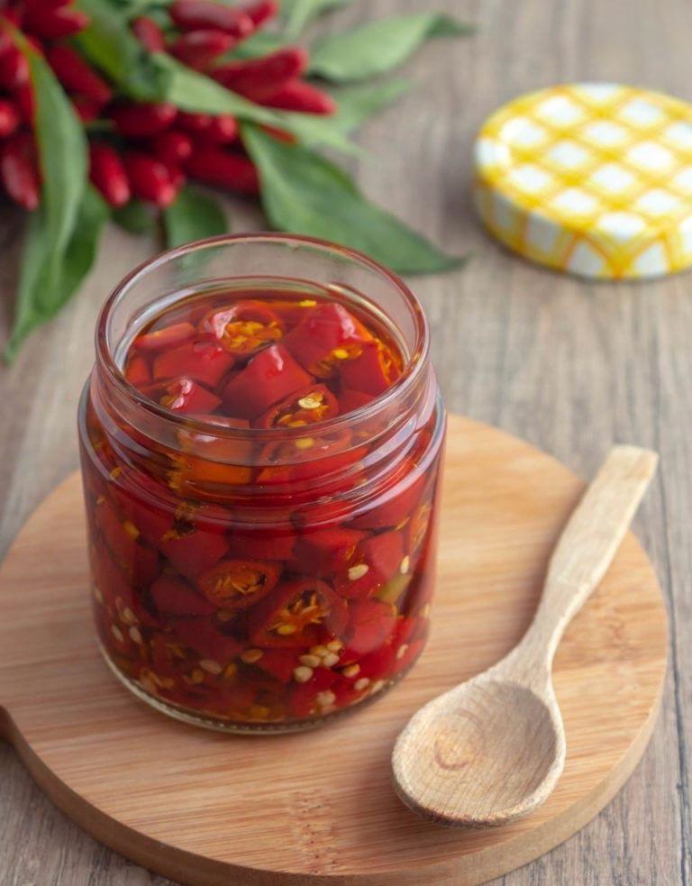 PEPERONCINI PICCANTI SOTT OLIO.